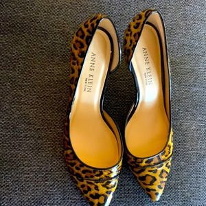 Anne Klein New York heels Size 8